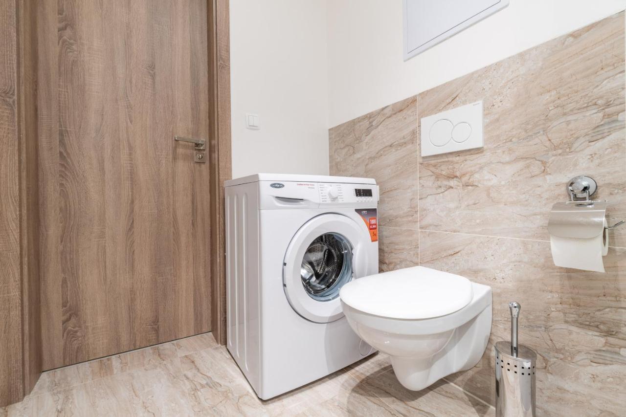 Brand New Two Room Apartment #26 With Free Secure Parking Close To Center Prague Extérieur photo