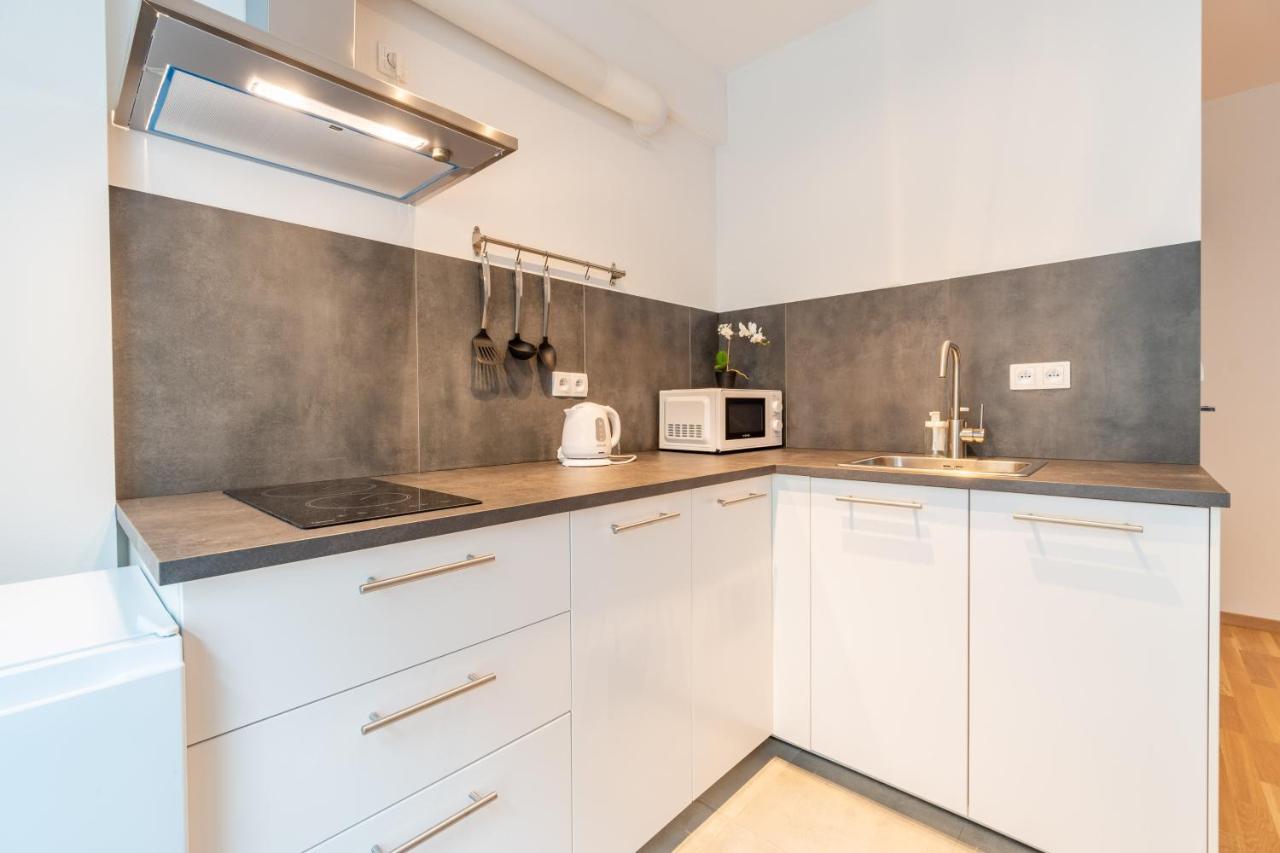 Brand New Two Room Apartment #26 With Free Secure Parking Close To Center Prague Extérieur photo